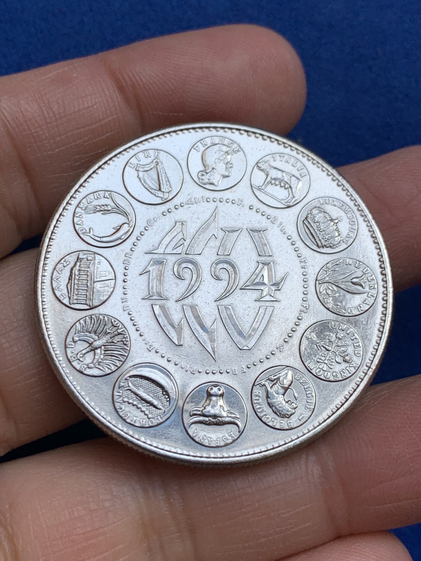 《竞宝斋》第238场-周日，周一，周二，周三 疯狂4连拍 (全场包邮) 法国 1994年 艾古镍币 30.41克 41.1mm