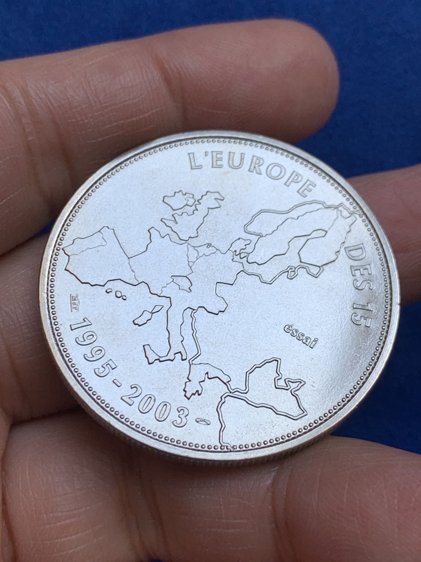 《竞宝斋》第238场-周日，周一，周二，周三 疯狂4连拍 (全场包邮) 法国 2003年 欧元区纪念章 30.16克 41.1mm