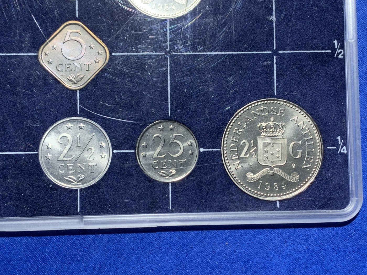 《竞宝斋》第238场-周日，周一，周二，周三 疯狂4连拍 (全场包邮) 少见荷兰 1984 亚克力装 8枚组套币