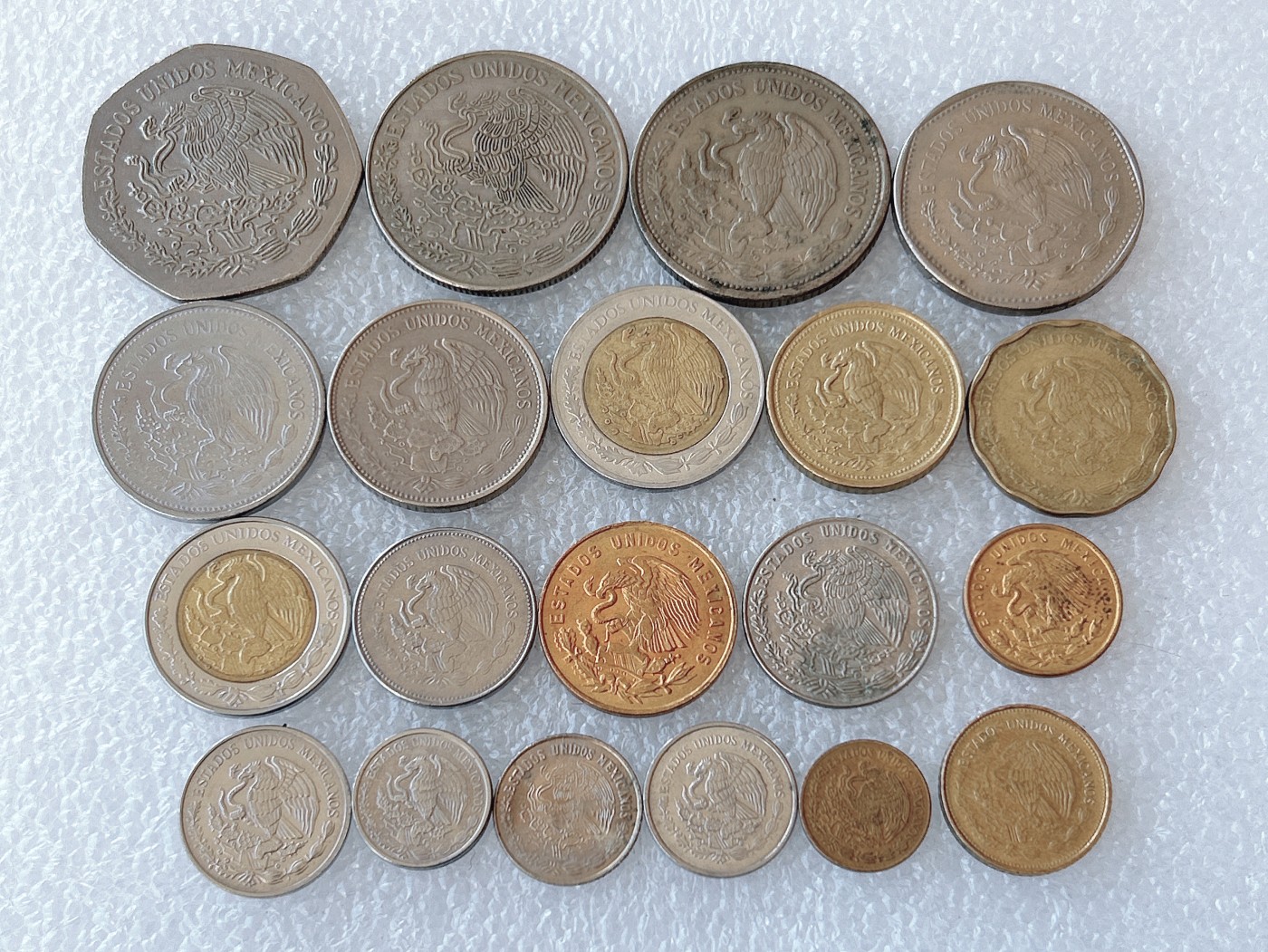 第一海外回流一元起拍收藏 本月最后一期 第61期 墨西哥硬币 20枚 无重复