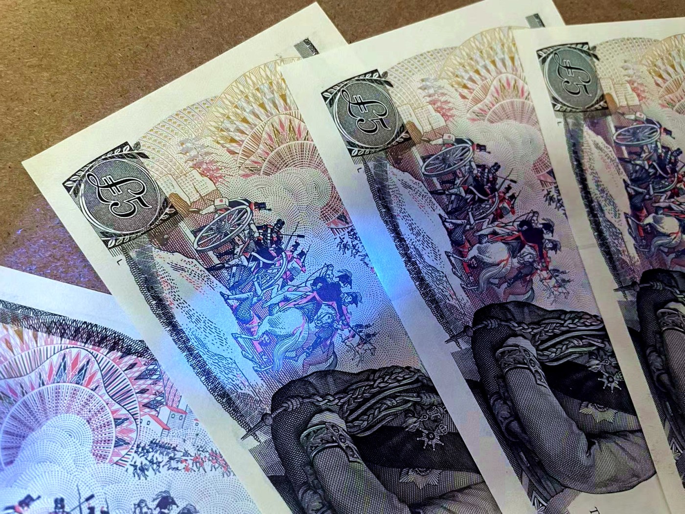 【Blue Auction】✨世界纸币精拍第425期【精】  【一组4张】英国 D序列5镑 UNC/UNC-