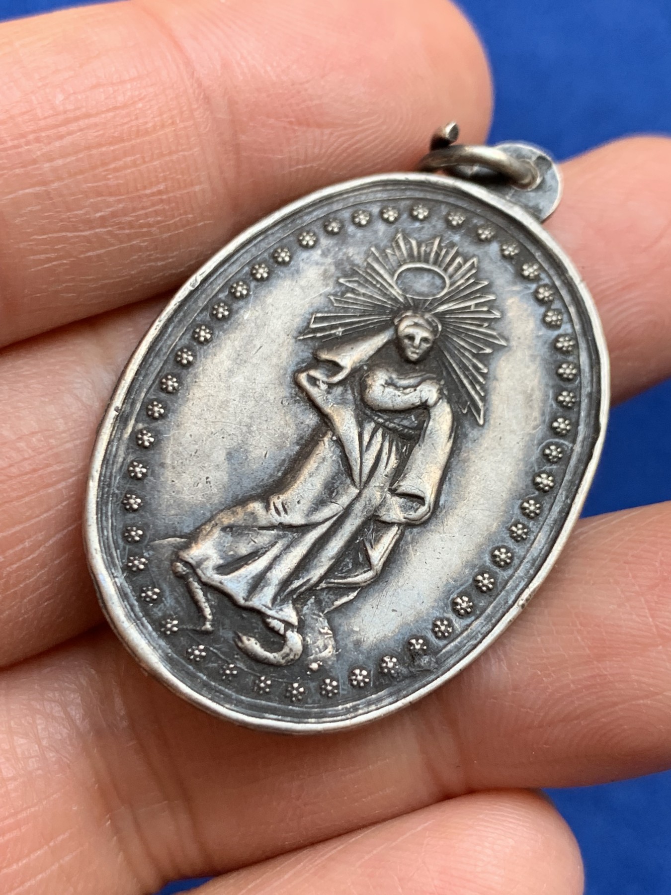 《竞宝斋》第238场-周日，周一，周二，周三 疯狂4连拍 (全场包邮) 法国 十九世纪 圣母玛丽亚 银章 11.3克 37.5* 28.3mm