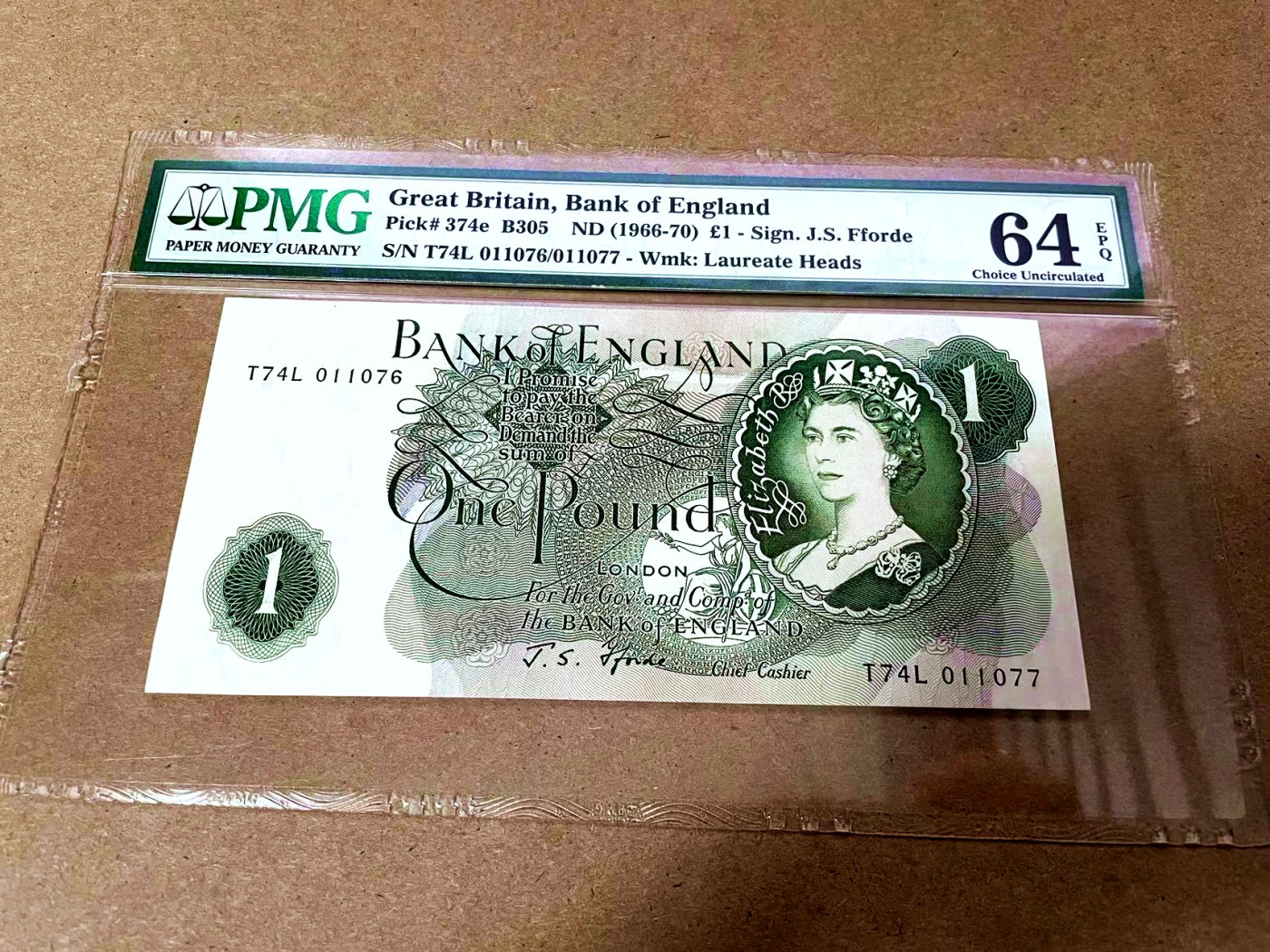 【Blue Auction】✨世界纸币精拍第425期【精】 【错钞 号码印刷错误011076/011077】英国C序列 1966-70年1镑 与之前拍过的版本不同PMG64EPQ 硬通货的错钞有较高的收藏价值