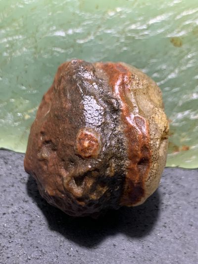 精美戈壁地表红皮高玉化筋脉石原石一颗， 精美戈壁地表红皮高玉化筋脉石原石一颗，