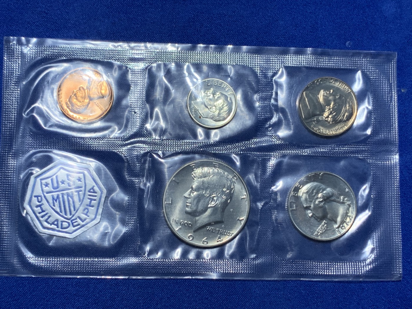 《竞宝斋》第238场-周日，周一，周二，周三 疯狂4连拍 (全场包邮) 美国套币一组五枚带一枚造币厂章 其中半圆肯尼迪和1/4美元是银币 封装