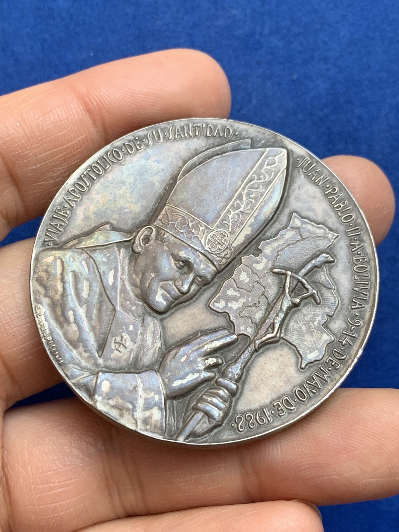 《竞宝斋》第238场-周日，周一，周二，周三 疯狂4连拍 (全场包邮) 梵蒂冈 1988年教皇访问玻利维亚 大银章 49.47克 50.1mm