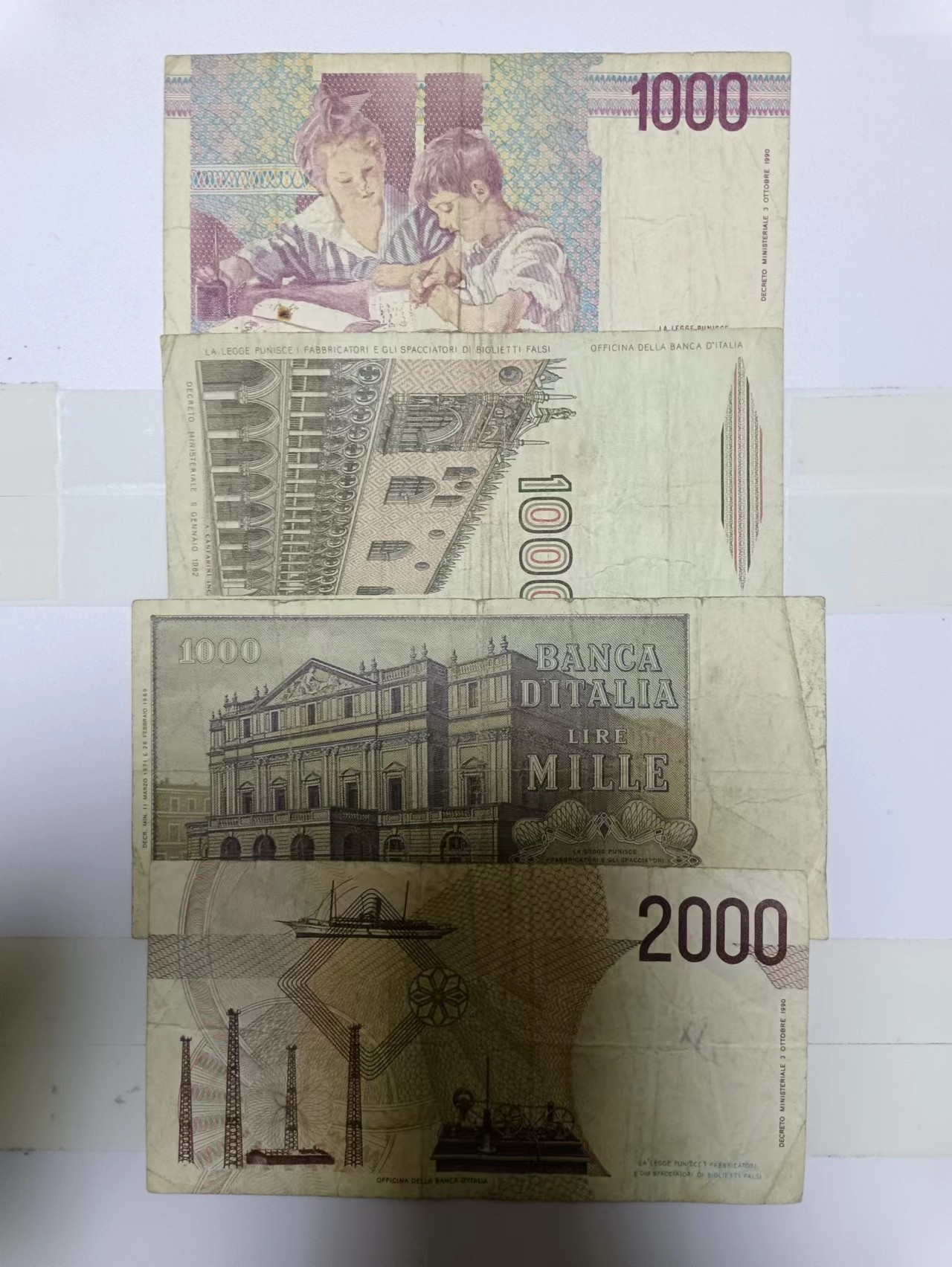 【20230127】非全新纸币第110场 意大利4张纸币，有裂缝和字迹