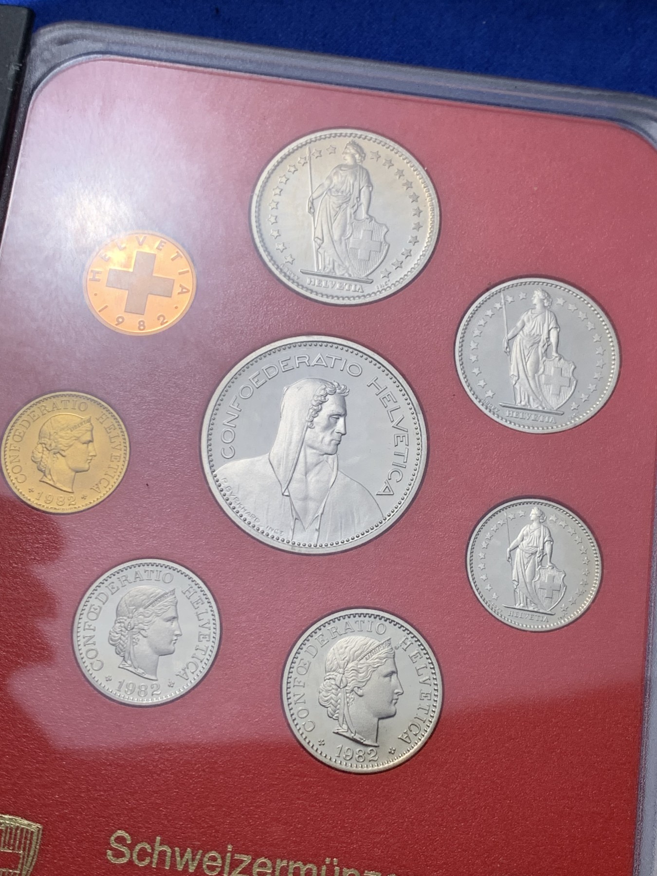 《竞宝斋》第238场-周日，周一，周二，周三 疯狂4连拍 (全场包邮) 瑞士 1982年 原盒封装 黑皮精制 套币 完美品 值得收藏