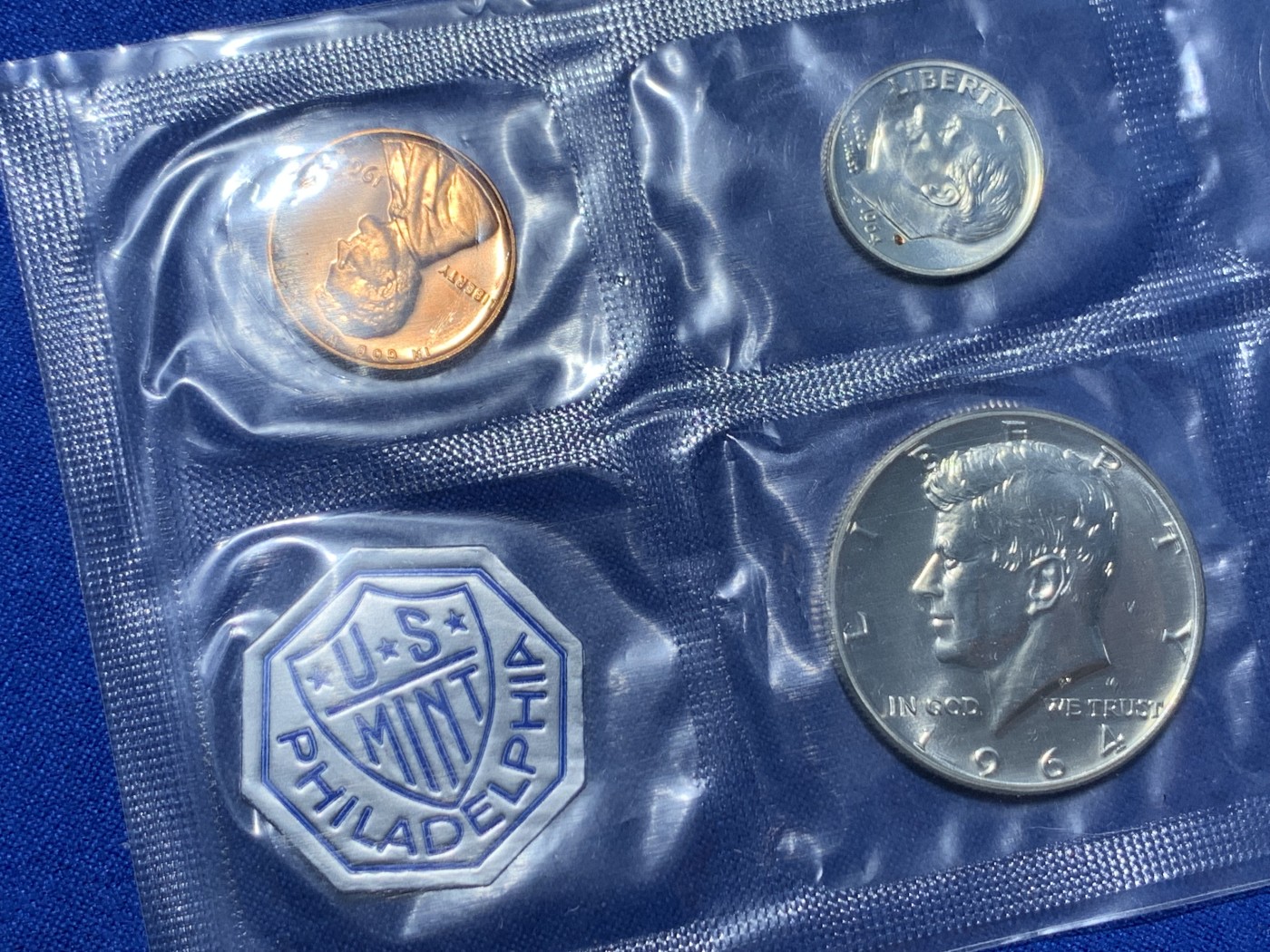 《竞宝斋》第238场-周日，周一，周二，周三 疯狂4连拍 (全场包邮) 美国套币一组五枚带一枚造币厂章 其中半圆肯尼迪和1/4美元是银币 封装