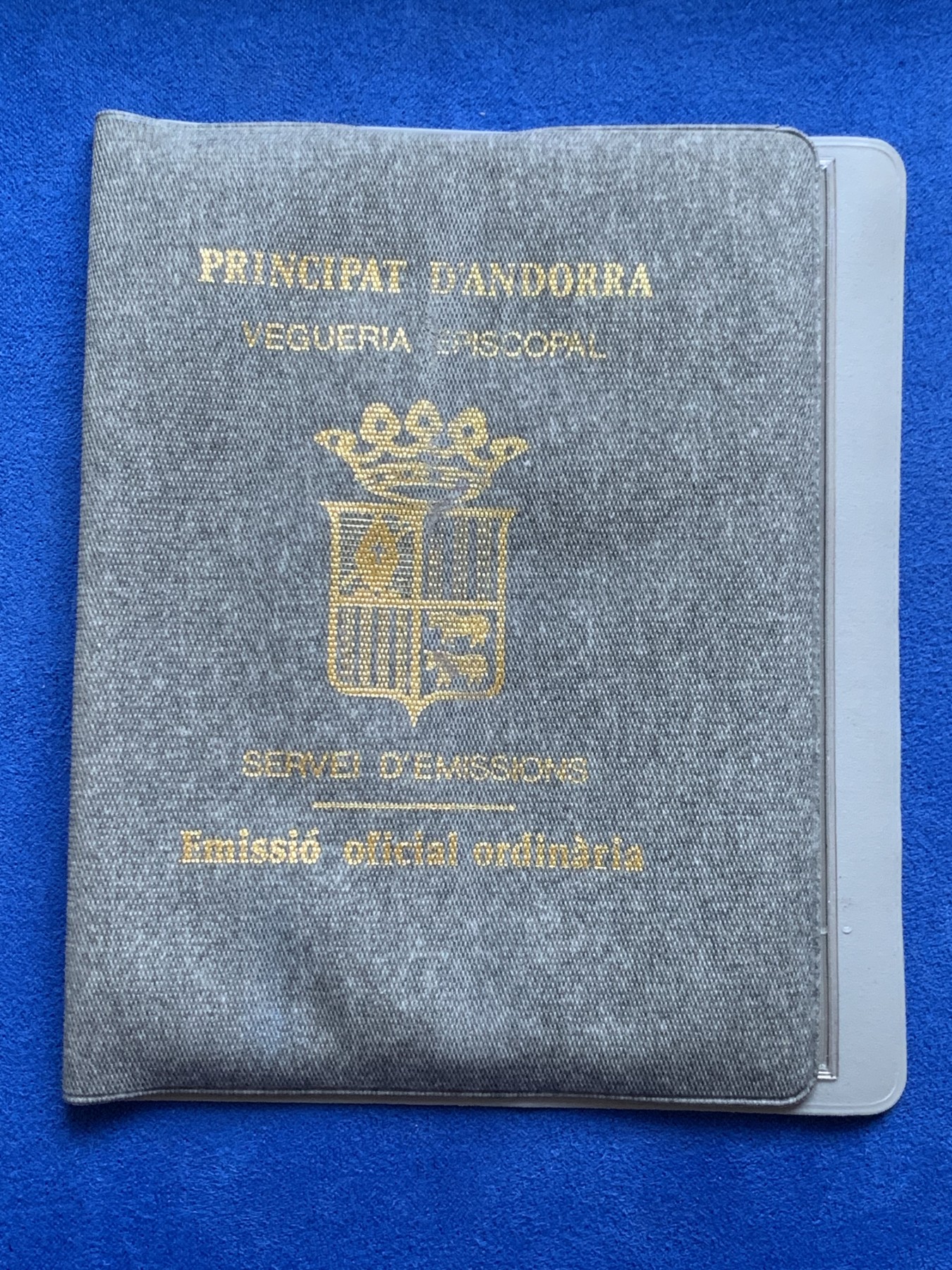 《竞宝斋》第238场-周日，周一，周二，周三 疯狂4连拍 (全场包邮) 安道尔1984年 1/5/10第纳尔 天主教系列三枚 最大面值是银币 非常少见 发行量都是7500枚