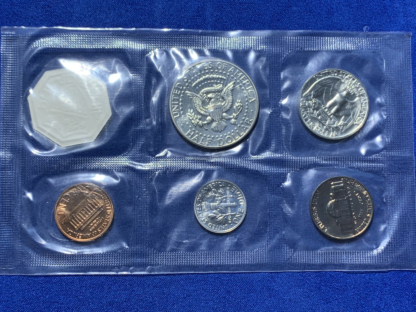 《竞宝斋》第238场-周日，周一，周二，周三 疯狂4连拍 (全场包邮) 美国套币一组五枚带一枚造币厂章 其中半圆肯尼迪和1/4美元是银币 封装