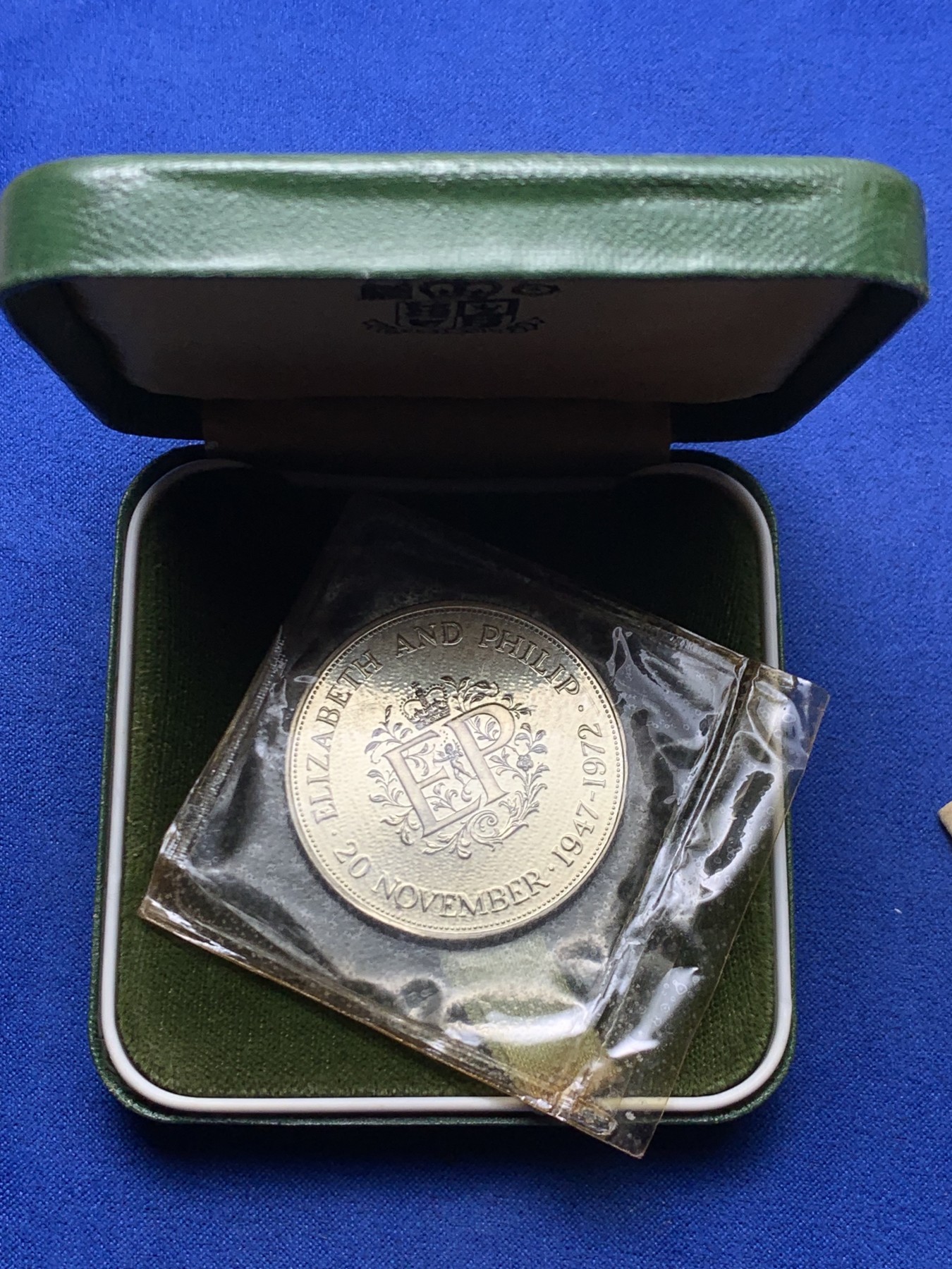 《竞宝斋》第238场-周日，周一，周二，周三 疯狂4连拍 (全场包邮) 英国 1972年 25新便士 精制纪念银币 EP25周年银婚 （38.61mm，28.28克，0.925银） 精制PROOF 发行量10万枚 KM#917a 目录价高，30多美元