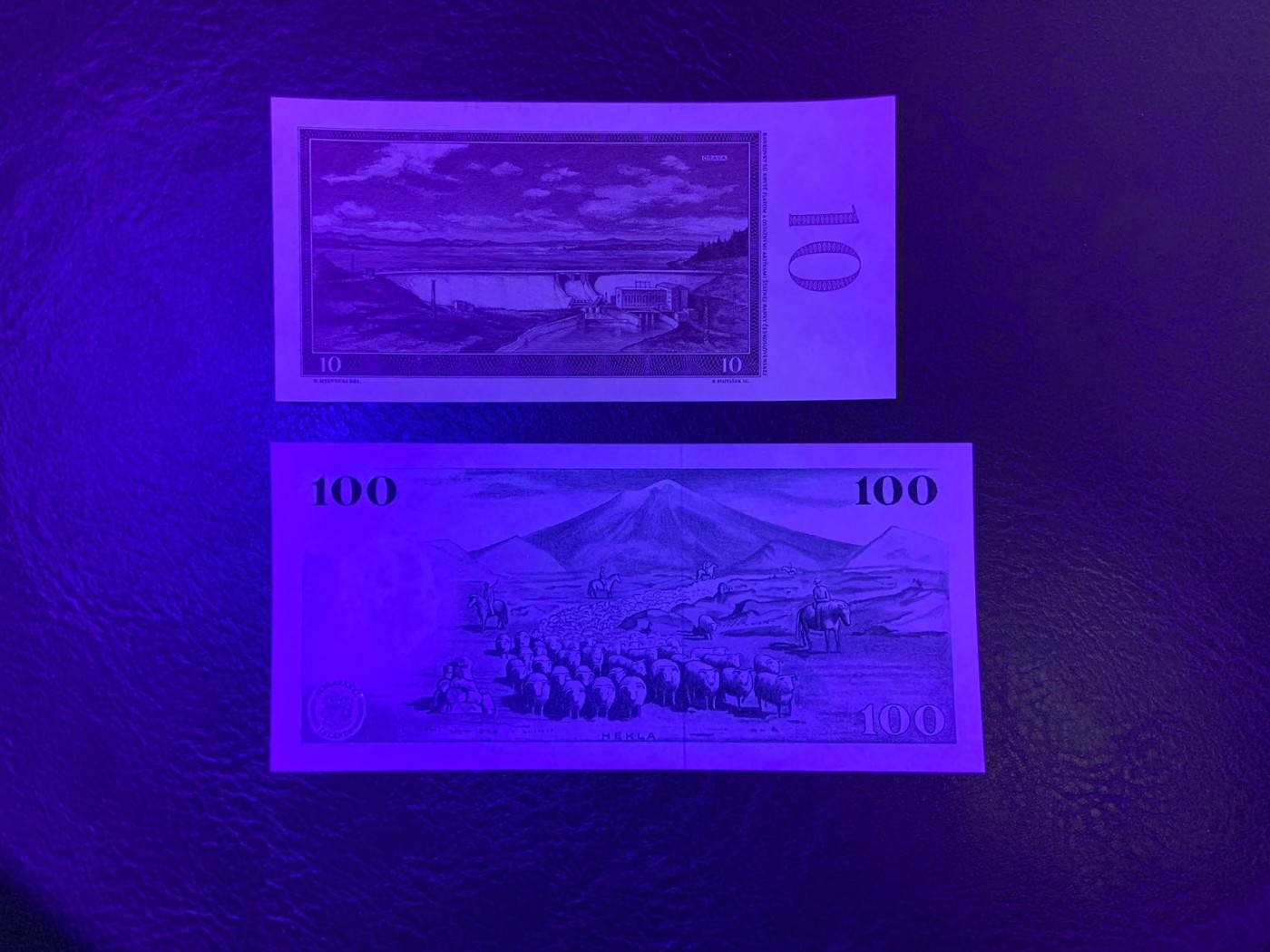 收藏联盟Quantum Auction 第320期拍卖  捷克斯洛伐克1960年10克朗和冰岛1961年100克朗 品相全新UNC