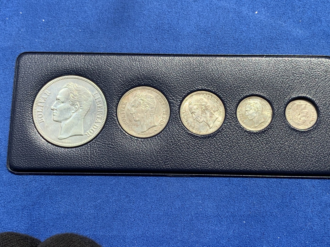 《竞宝斋》第238场-周日，周一，周二，周三 疯狂4连拍 (全场包邮) 委内瑞拉大小银币5枚套 从5玻利瓦尔主币到0.25B 少见