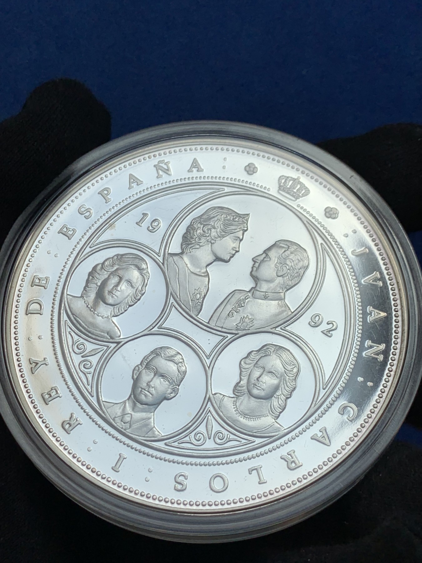 《竞宝斋》第238场-周日，周一，周二，周三 疯狂4连拍 (全场包邮) 西班牙 1992年 皇室家谱和诺贝尔获奖者图谱 10000比塞塔 168.75克 0.925银 精制