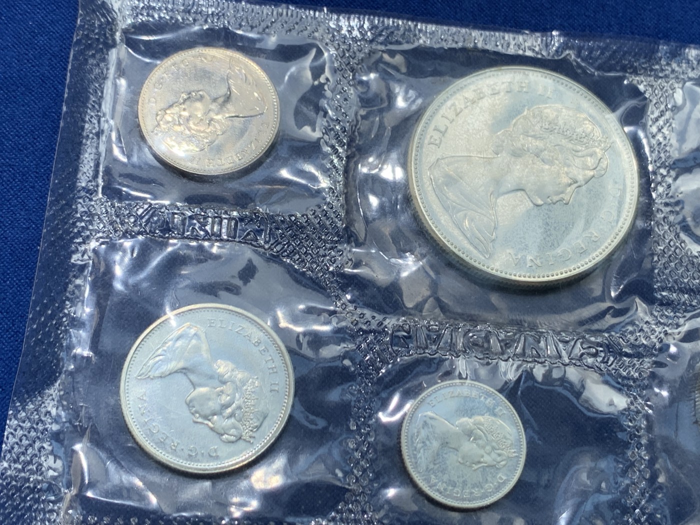 《竞宝斋》第238场-周日，周一，周二，周三 疯狂4连拍 (全场包邮) 加拿大1967年建国百年 原封套币（含4枚银币）