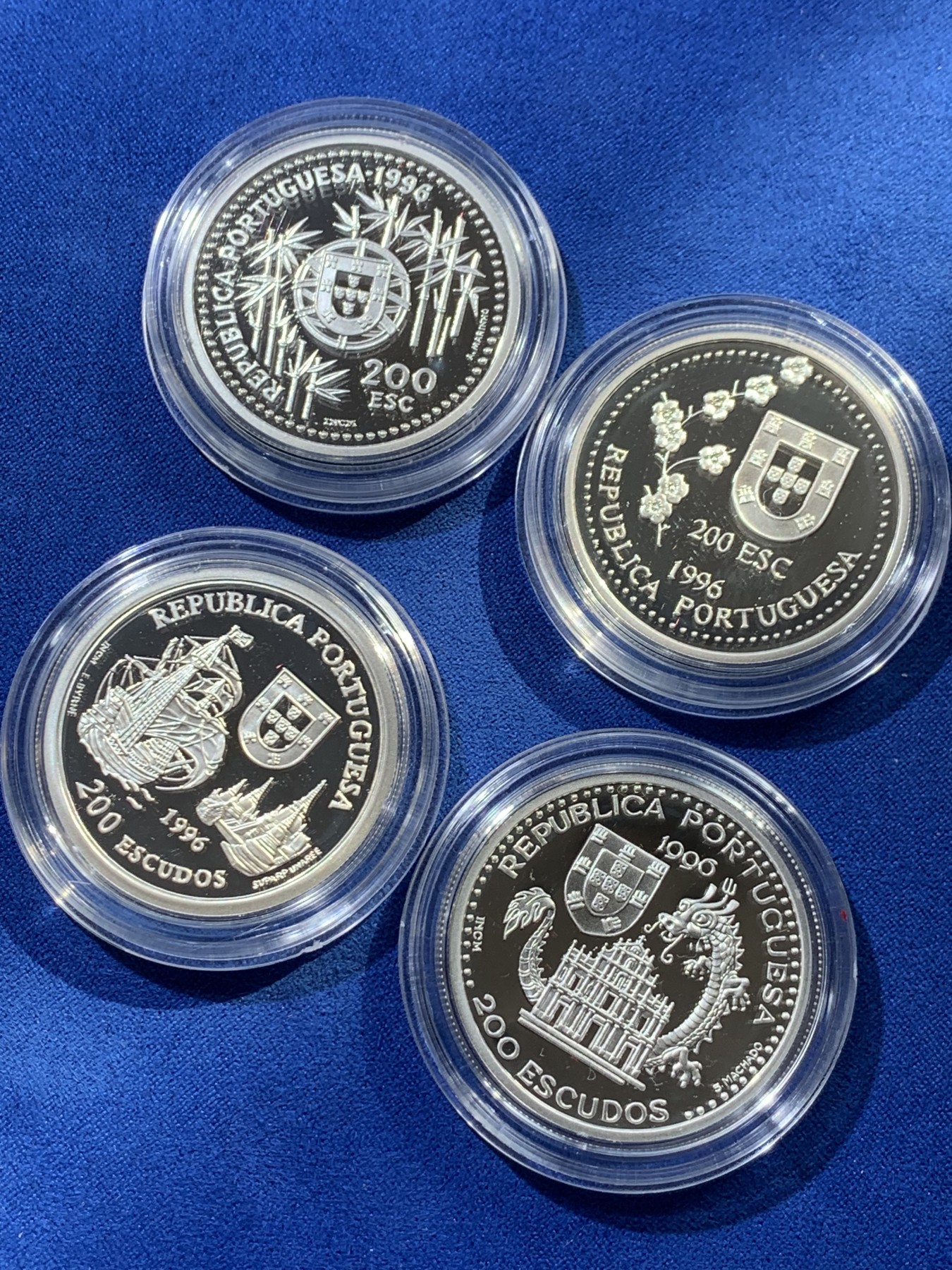 《竞宝斋》第238场-周日，周一，周二，周三 疯狂4连拍 (全场包邮) 原盒证书 葡萄牙1996年 中国近海系列 200埃斯库多 四枚套 精制大银币 单枚26.5克 总重106克 925银 非常漂亮 该系列中少见品种