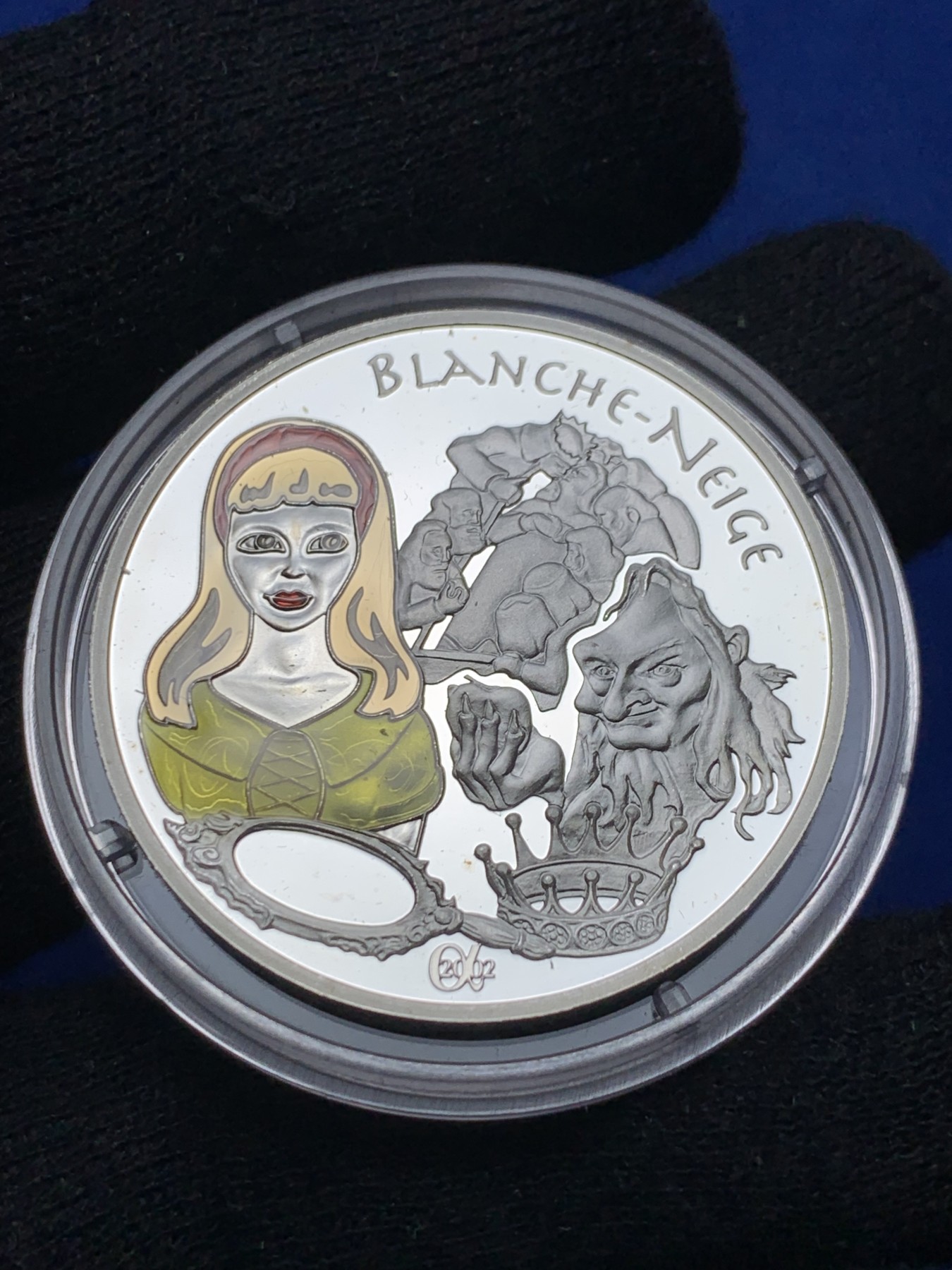 《竞宝斋》第238场-周日，周一，周二，周三 疯狂4连拍 (全场包邮) 法国 2002 白雪公主 1½欧元 彩印纪念币 22.2克