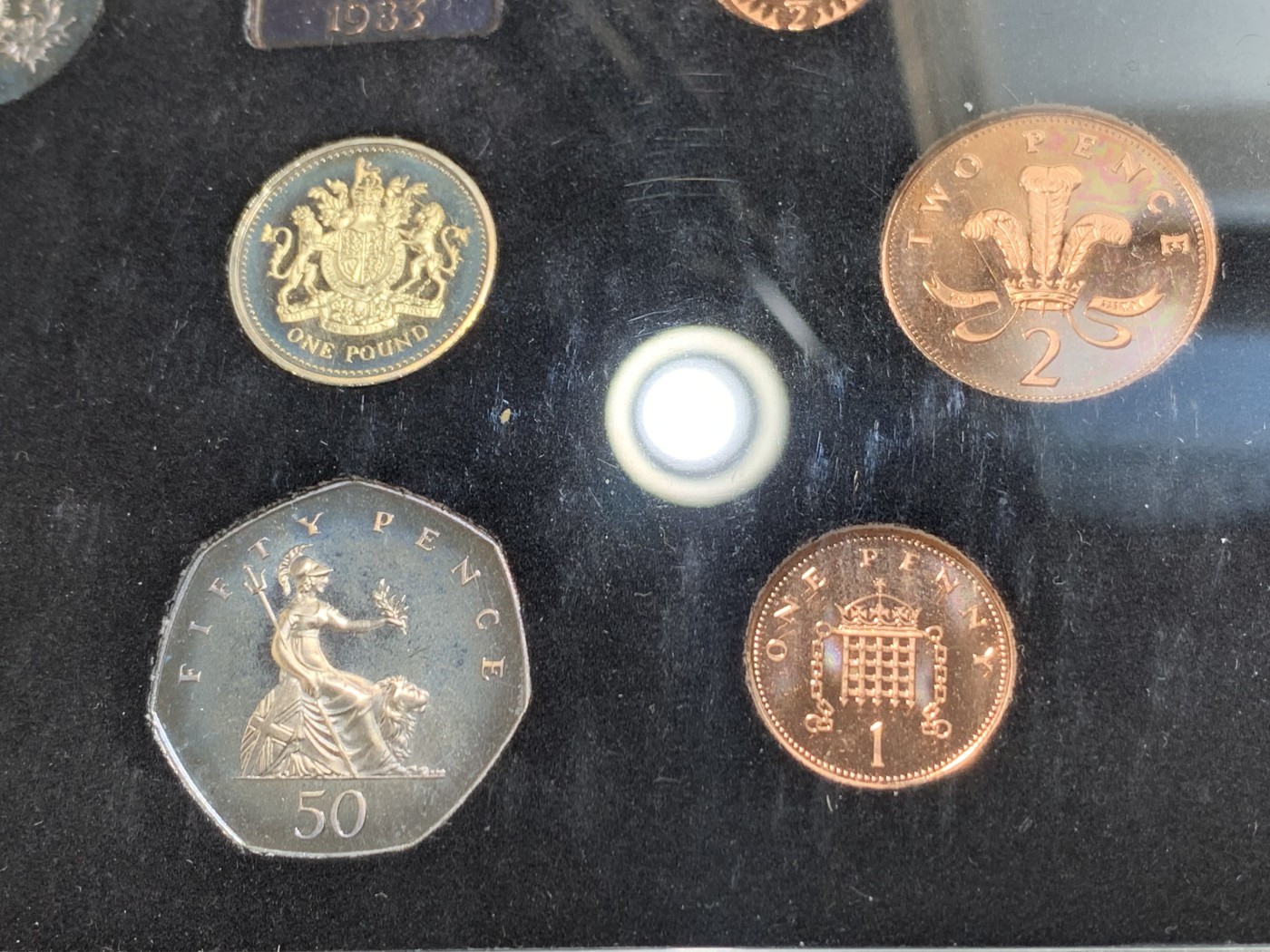 《竞宝斋》第238场-周日，周一，周二，周三 疯狂4连拍 (全场包邮) 英国1983年8纪念币带一枚章带证书