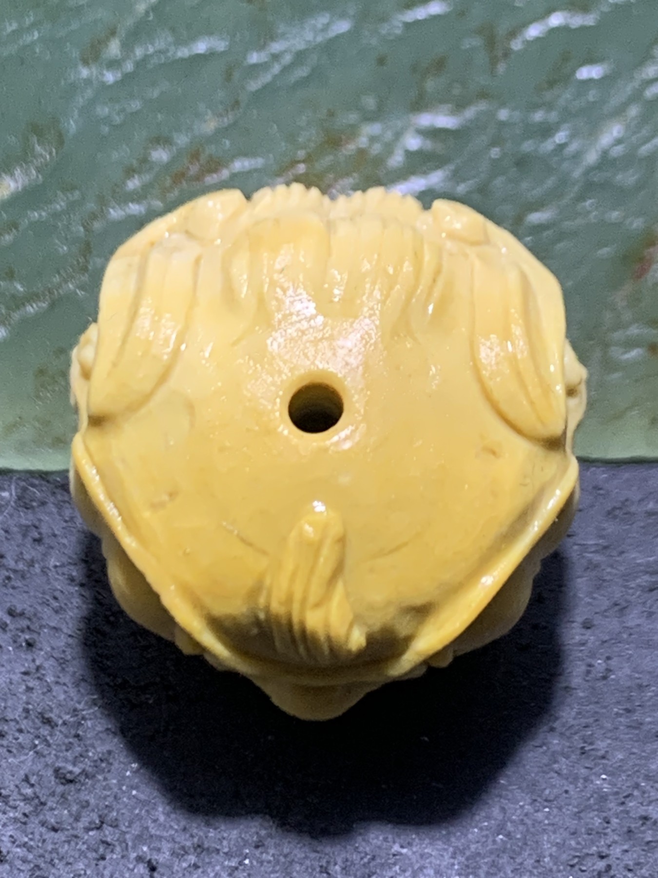 精美戈壁彩玉雕刻瑞兽珠一个