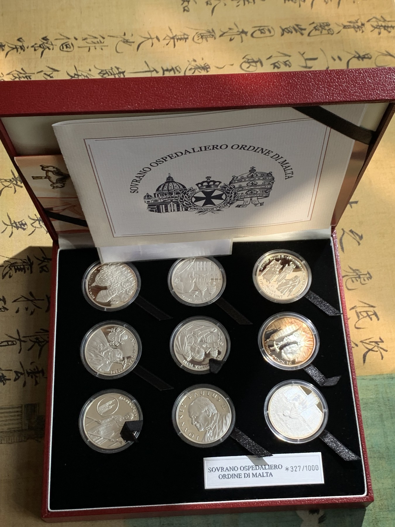 《竞宝斋》第238场-周日，周一，周二，周三 疯狂4连拍 (全场包邮) 马耳他2005年教皇系列大银币九枚  单重31.1克 999银 总重279.9克白银