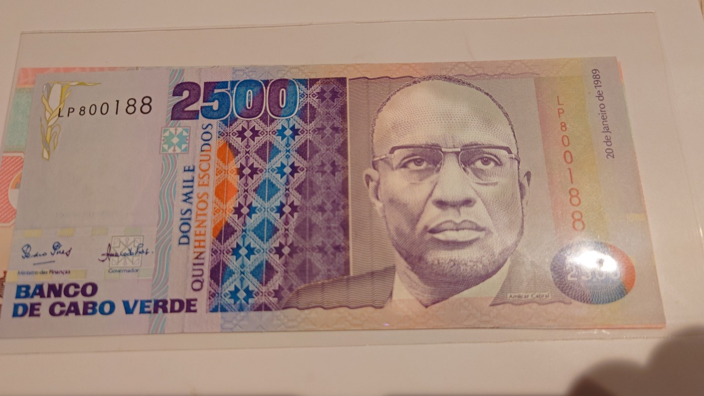 【世界钱币】精选微拍第90期暨2024年第一期 混合场 1989年佛得角2500 全新绝品无47尾88