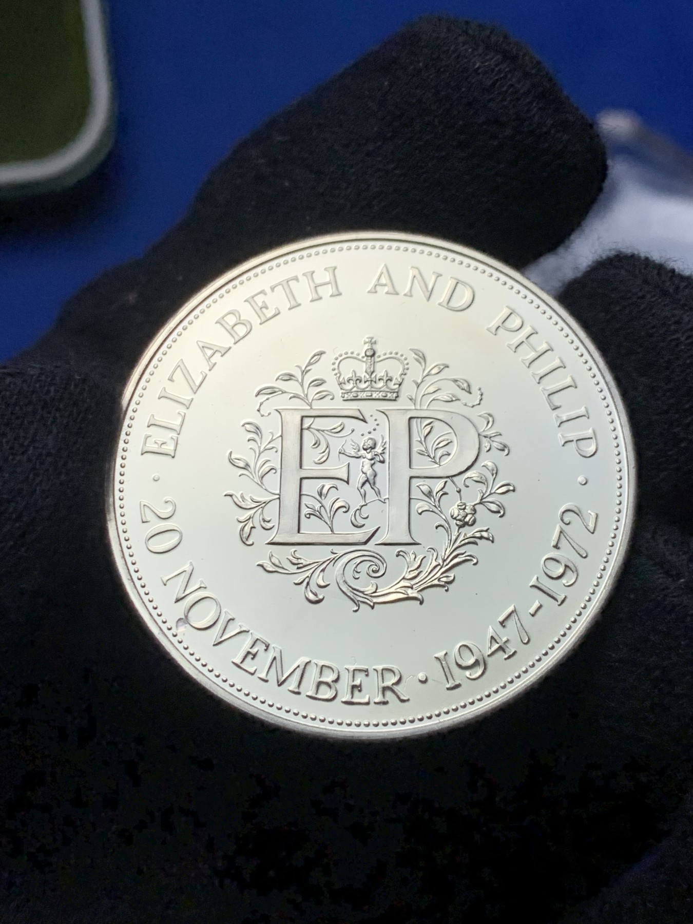 《竞宝斋》第238场-周日，周一，周二，周三 疯狂4连拍 (全场包邮) 英国 1972年 25新便士 精制纪念银币 EP25周年银婚 （38.61mm，28.28克，0.925银） 精制PROOF 发行量10万枚 KM#917a 目录价高，30多美元