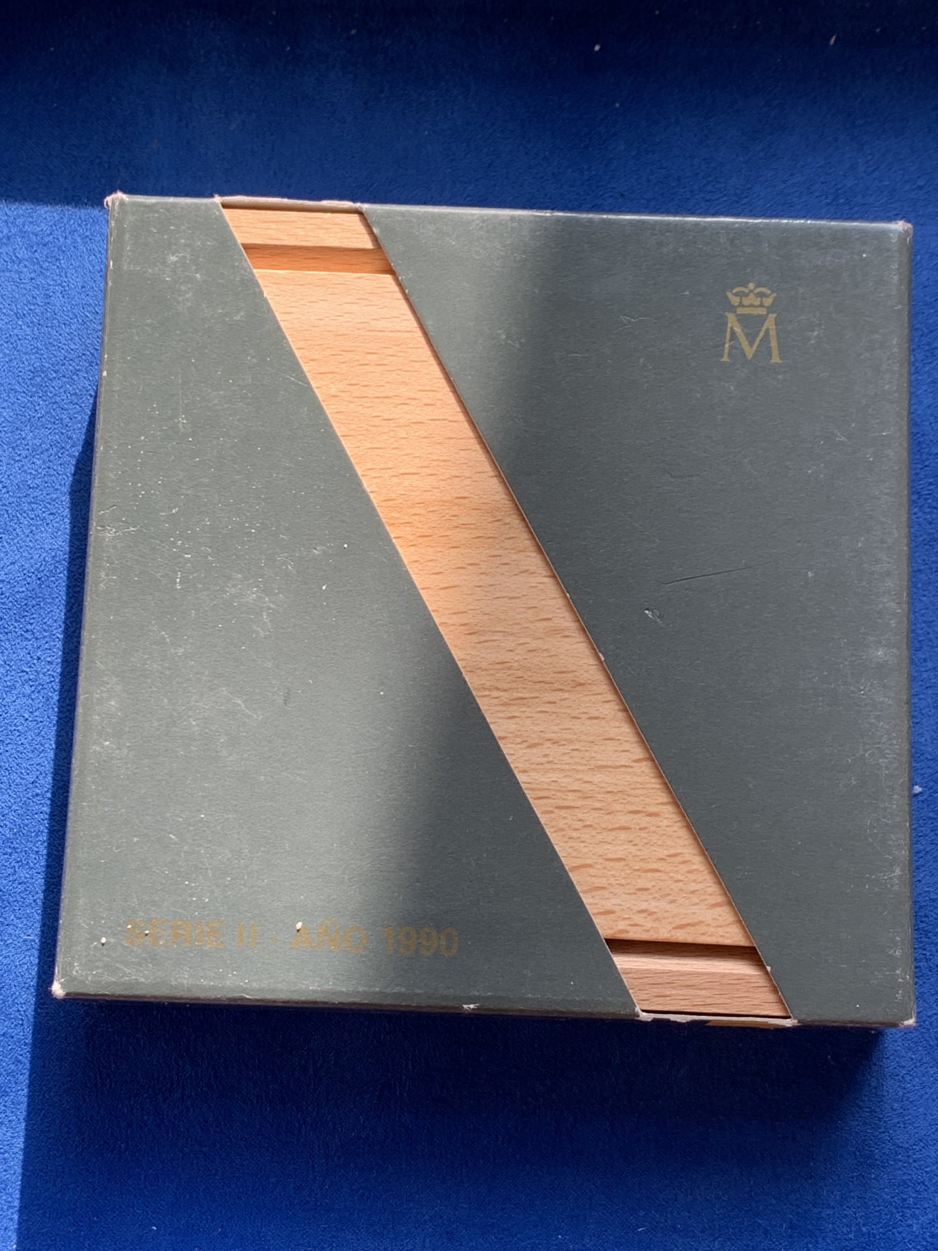 《竞宝斋》第238场-周日，周一，周二，周三 疯狂4连拍 (全场包邮) 西班牙 1990年 皇室家谱和诺贝尔获奖者图谱 10000比塞塔 168.75克 0.925银 精制