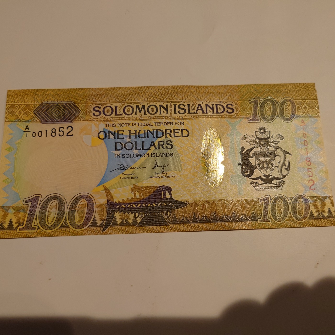 【世界钱币】精选微拍第90期暨2024年第一期 混合场 2015年所罗门群岛100元 首发A1冠 全新绝品无47千位号001852