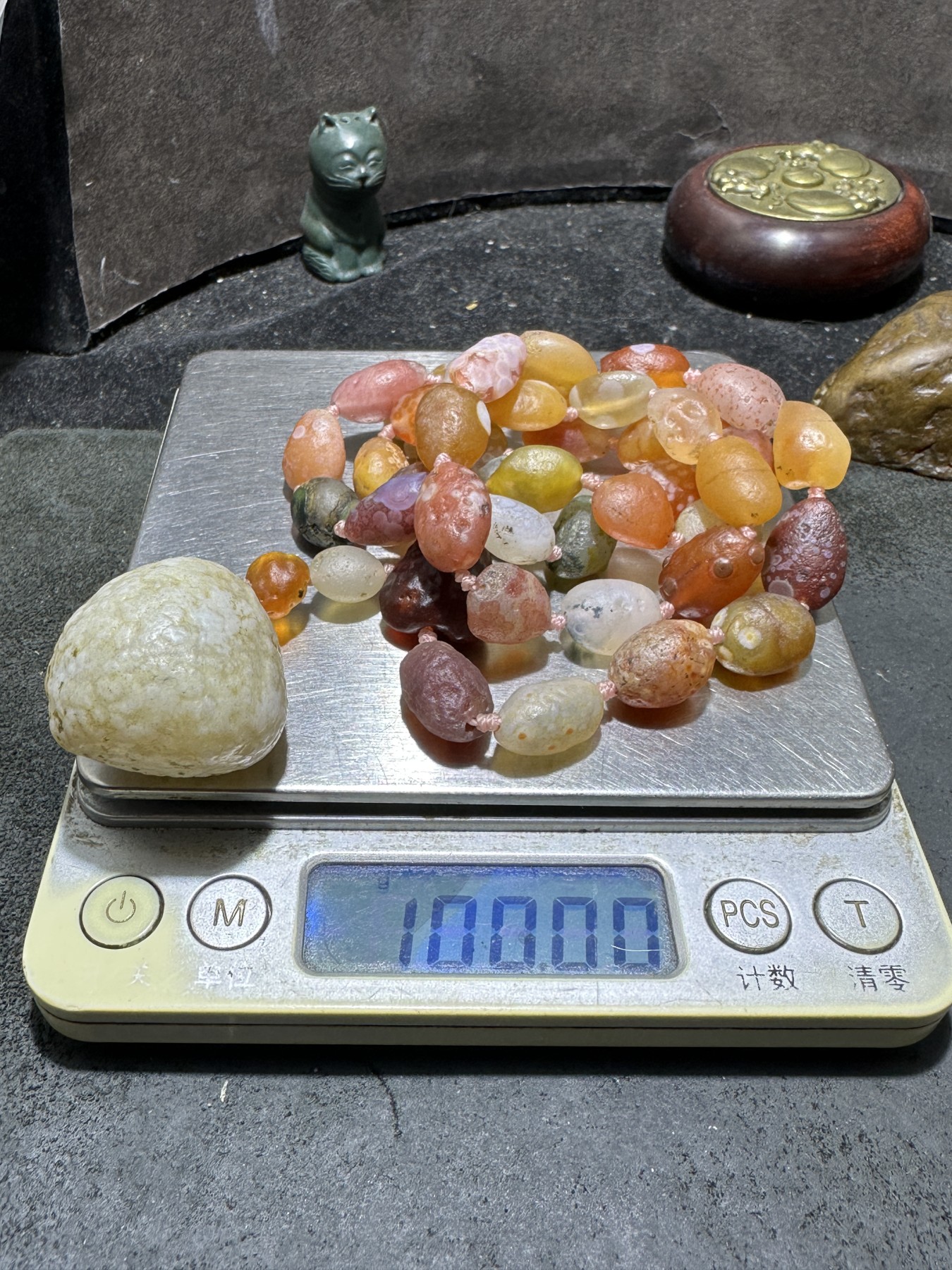 精美阿拉善彩眼玛瑙编织项链一条，