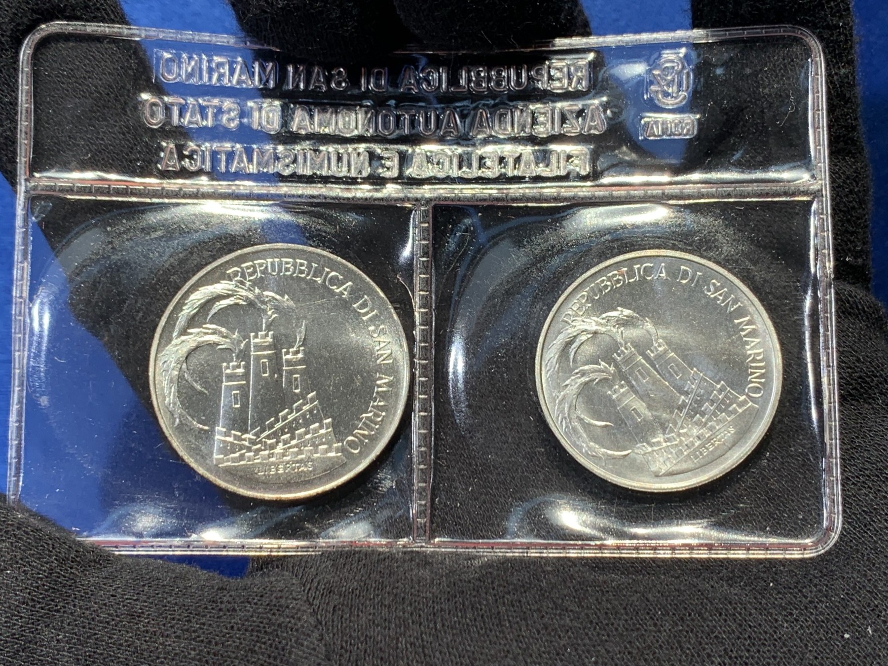 《竞宝斋》第238场-周日，周一，周二，周三 疯狂4连拍 (全场包邮) 圣马力诺 1984 500+1000里拉 银币套装