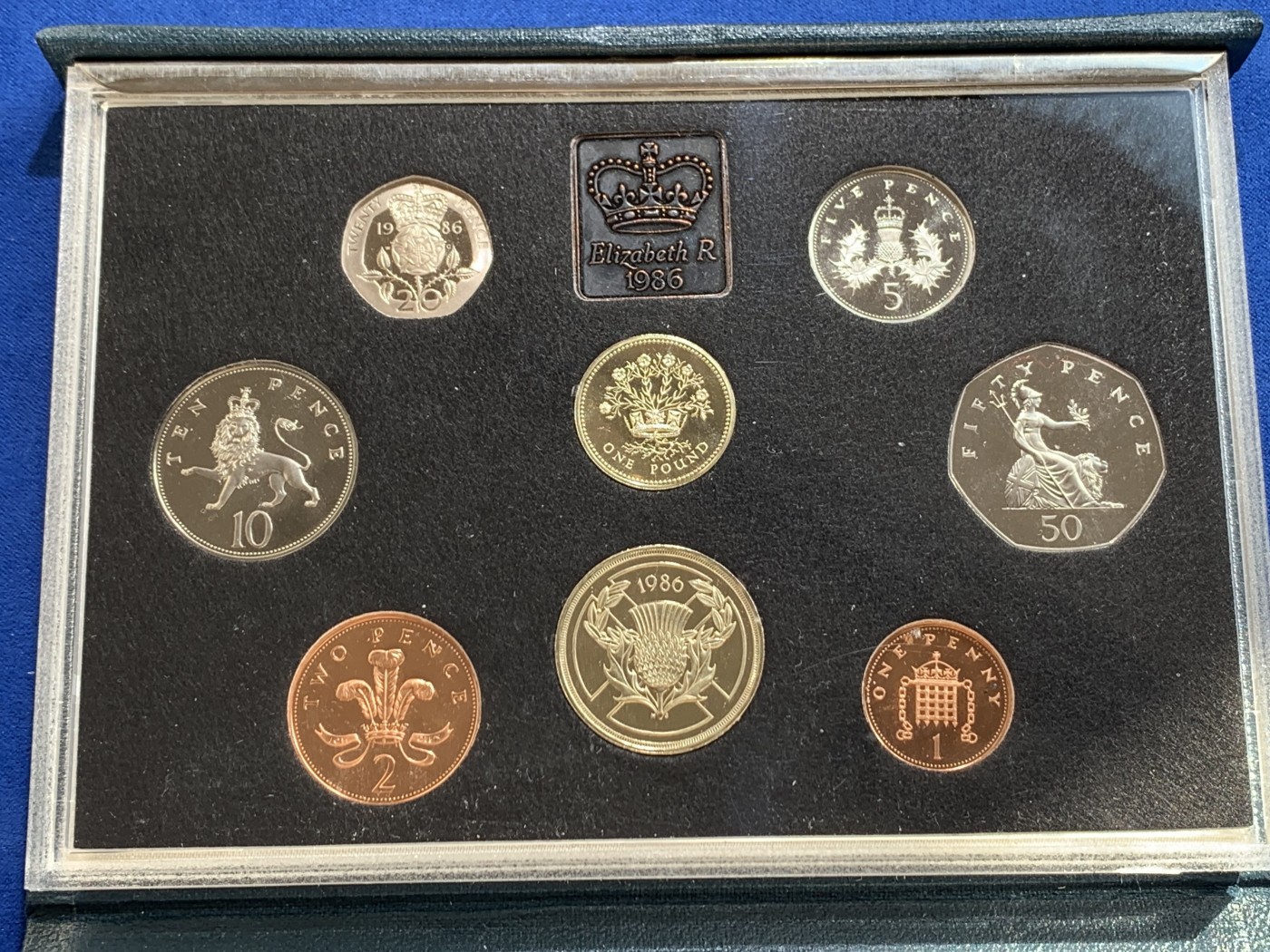 《竞宝斋》第238场-周日，周一，周二，周三 疯狂4连拍 (全场包邮) 英国1986年精制套币带一枚章 整体保存非常好