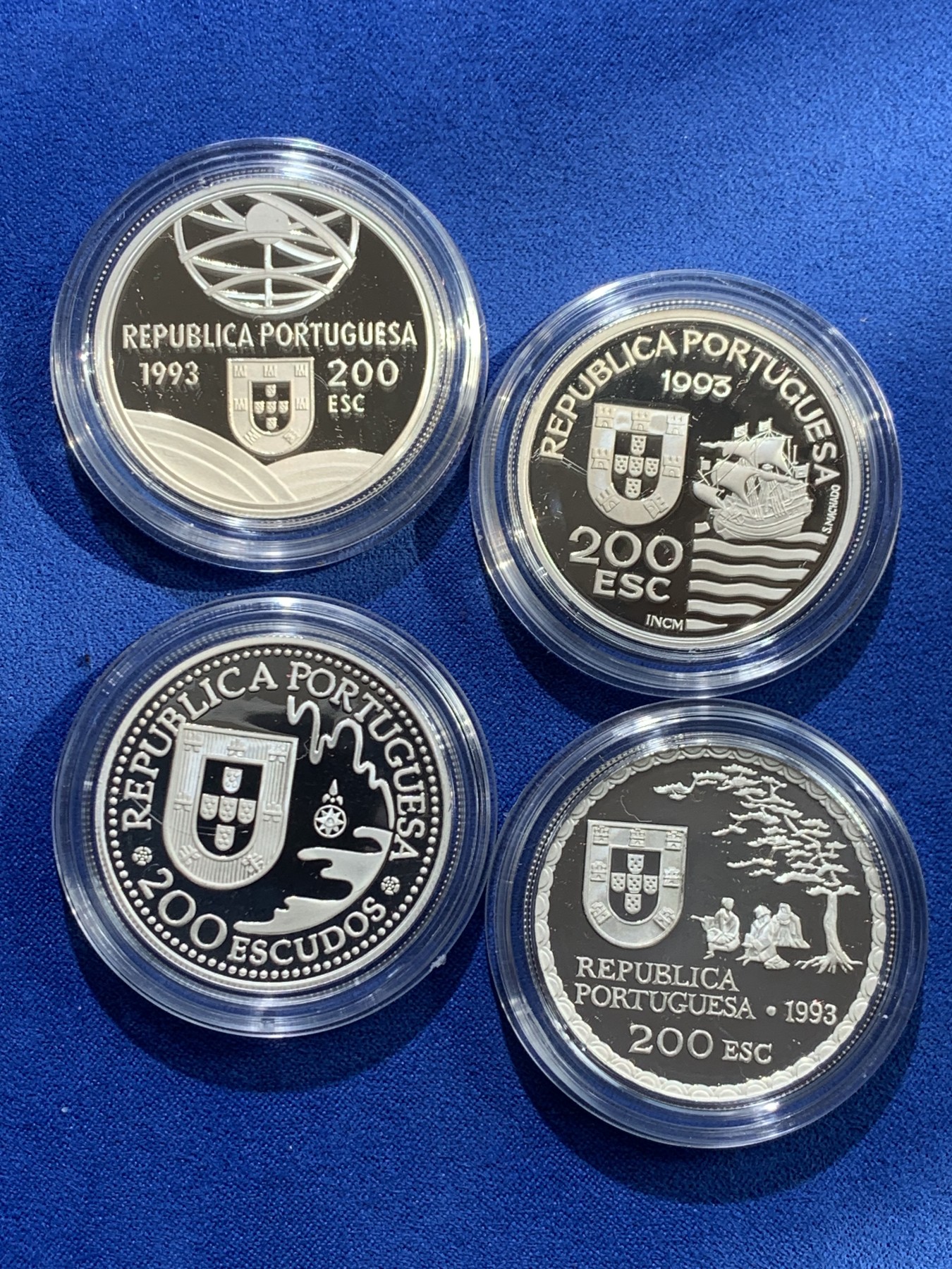 《竞宝斋》第238场-周日，周一，周二，周三 疯狂4连拍 (全场包邮) 原盒证书 葡萄牙 1993年葡日友好450周年纪念 200埃斯库多精制大银币 4枚套 单枚26.5克 总重106克 925银