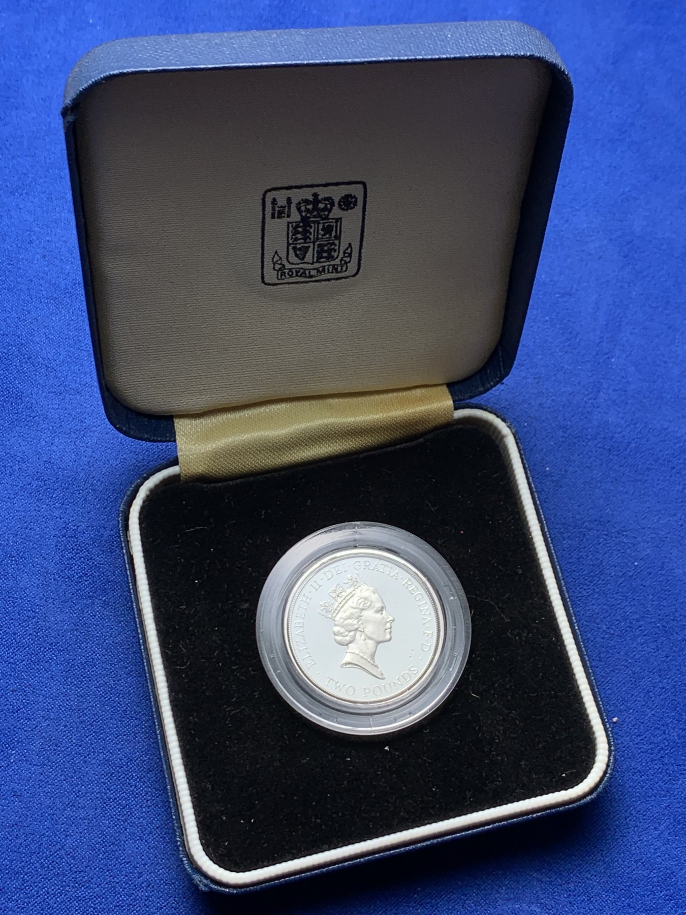 《竞宝斋》第238场-周日，周一，周二，周三 疯狂4连拍 (全场包邮) 英国1986年2镑精制 银币 15.98克