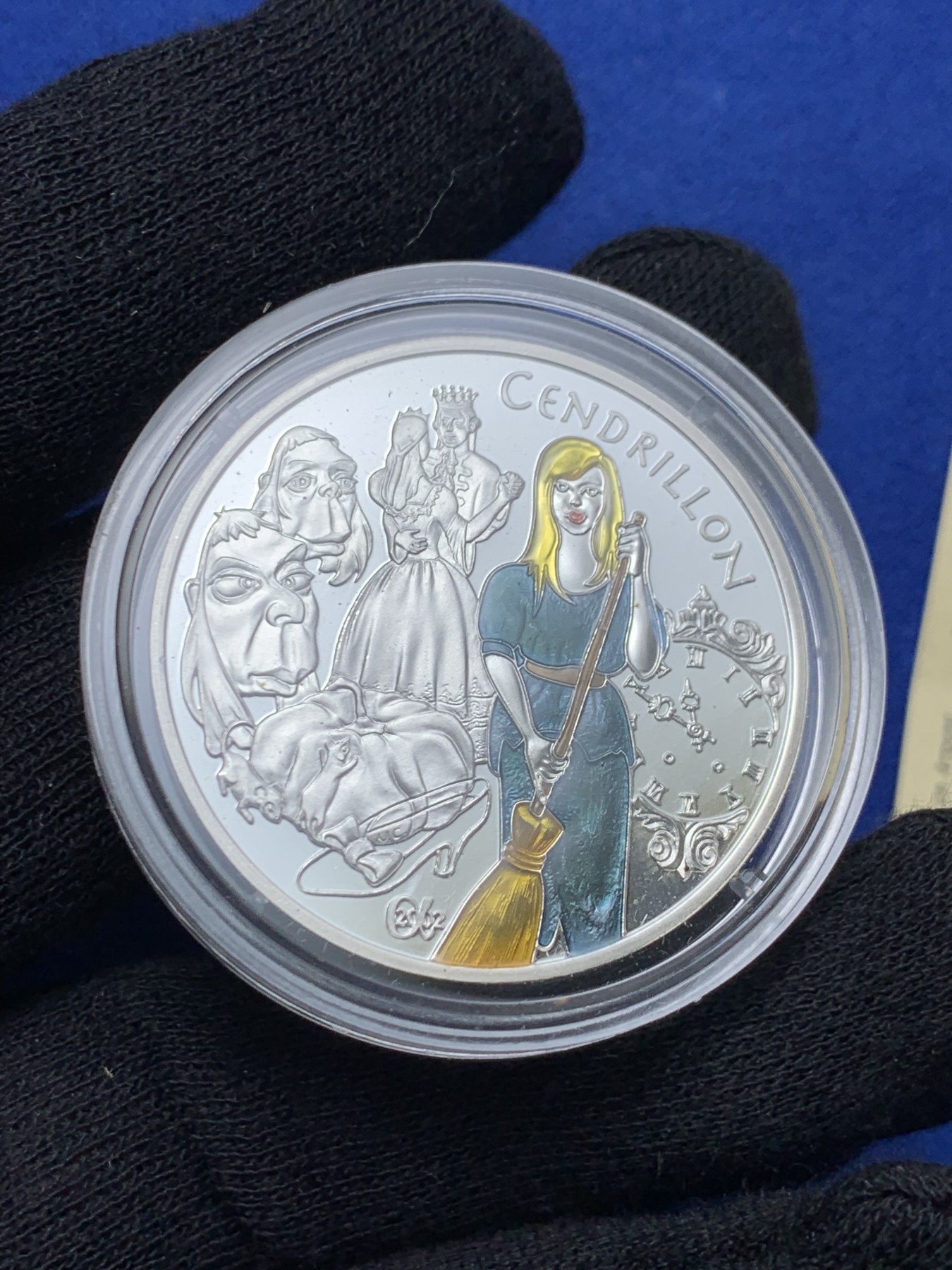 《竞宝斋》第238场-周日，周一，周二，周三 疯狂4连拍 (全场包邮) 法国 2002 白雪公主 1½欧元 彩印纪念币 22.2克