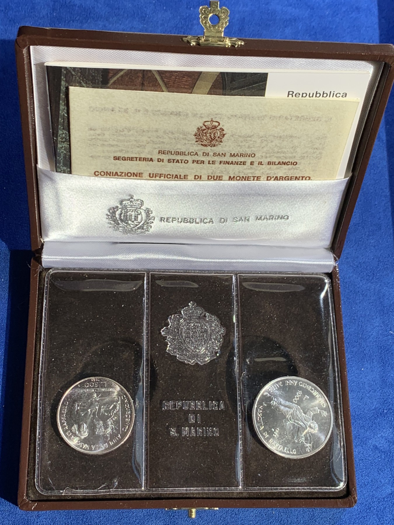 《竞宝斋》第238场-周日，周一，周二，周三 疯狂4连拍 (全场包邮) 圣马力诺 1983 500+1000里拉 银币套装