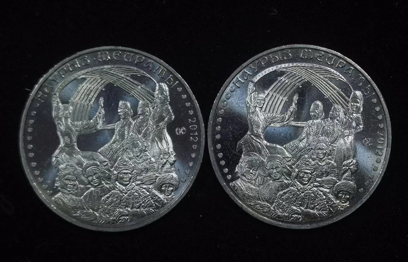 北京马甸外国币专卖微拍第115期，外国非贵金属纪念币、流通币专场，陆续上新，欢迎关注 哈萨克斯坦2012年50坚戈 民俗节日文化 纪念币 31mm 铜镍硬币 2枚