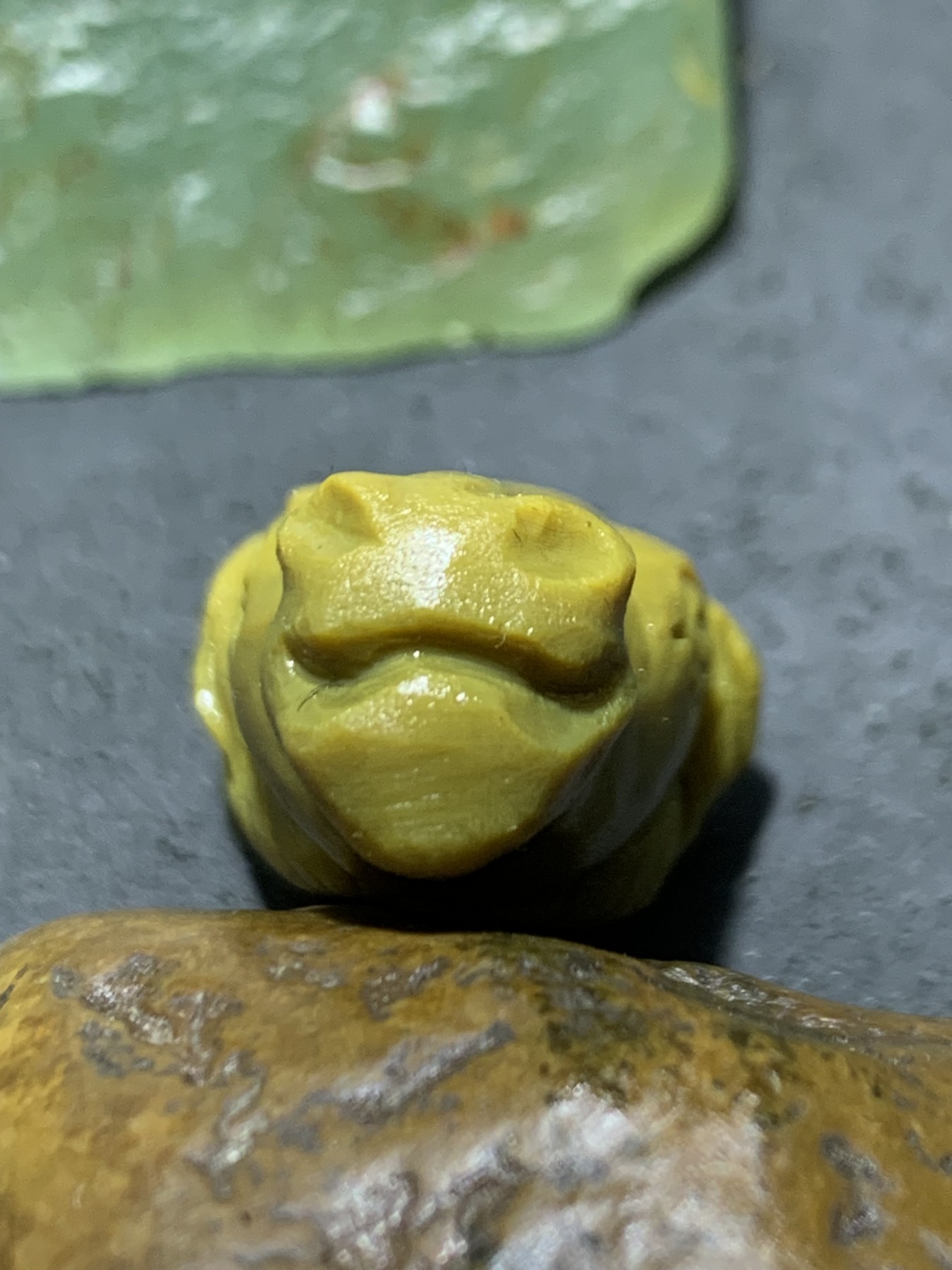 精美亚光战国红玛瑙手工俏色巧雕领头羊吊坠一个，