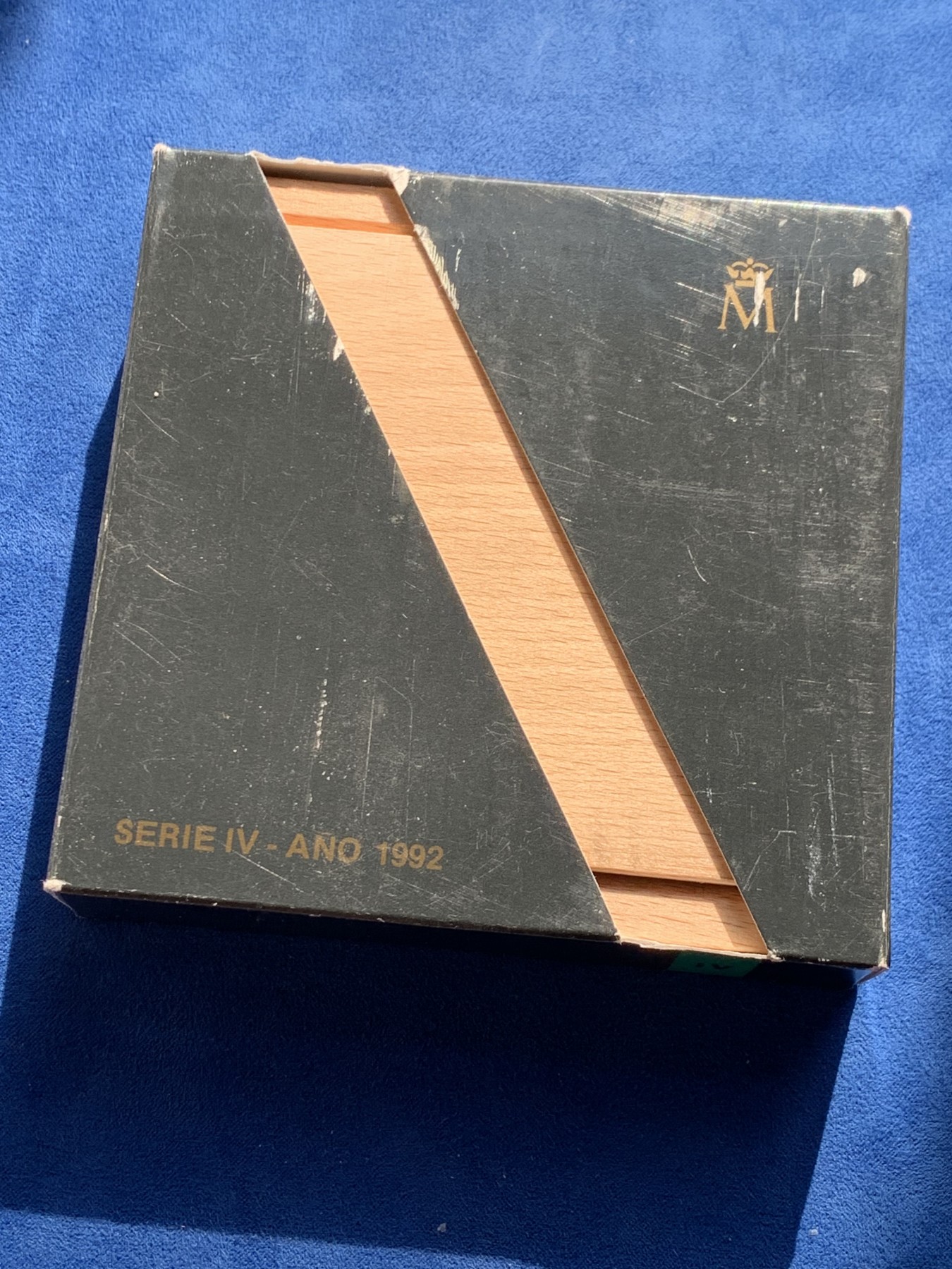 《竞宝斋》第238场-周日，周一，周二，周三 疯狂4连拍 (全场包邮) 西班牙 1992年 皇室家谱和诺贝尔获奖者图谱 10000比塞塔 168.75克 0.925银 精制