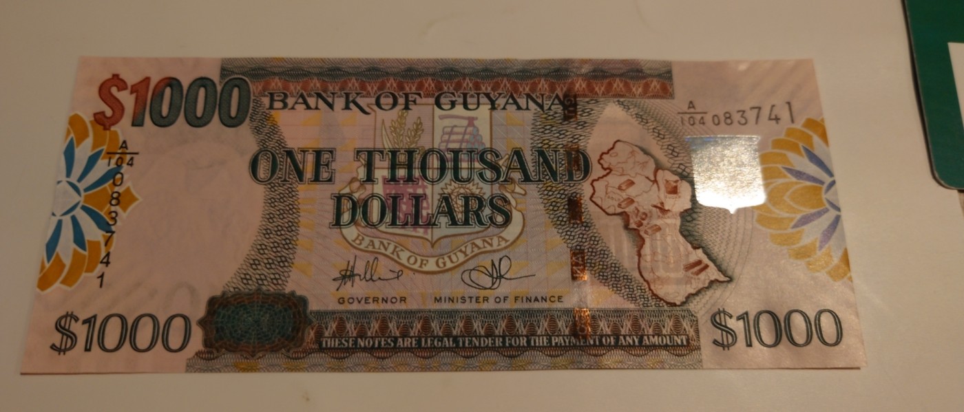 【世界钱币】精选微拍第90期暨2024年第一期 混合场 圭亚那1000 银盾版 全新绝品尾号741