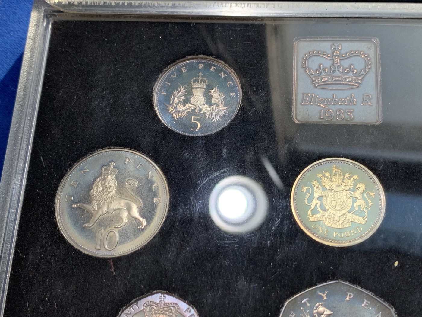 《竞宝斋》第238场-周日，周一，周二，周三 疯狂4连拍 (全场包邮) 英国1983年8纪念币带一枚章带证书