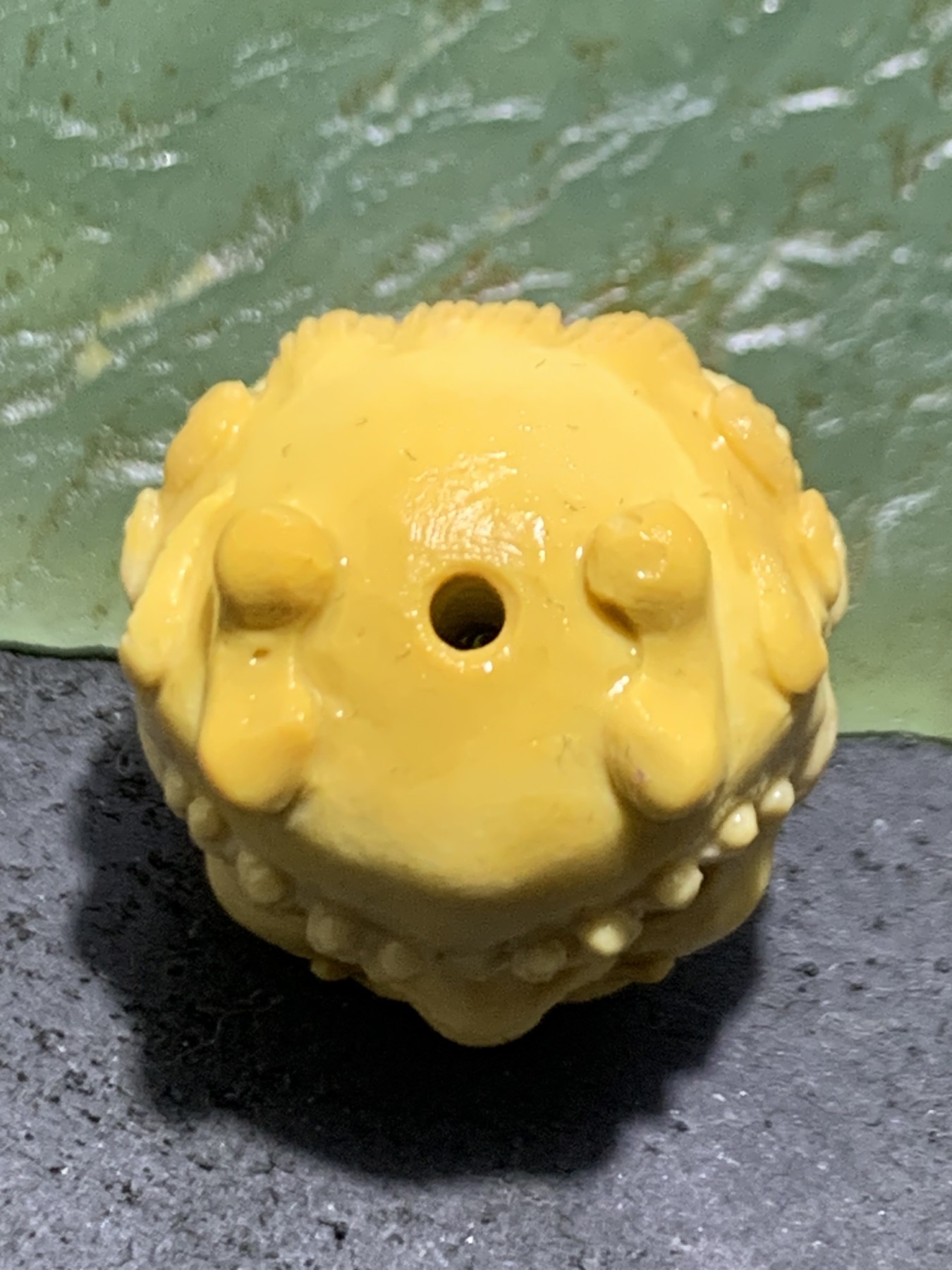 精美戈壁彩玉雕刻瑞兽珠一个