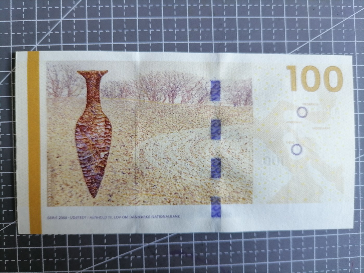 全新丹麦100克朗纸币 有油墨印 号码随机