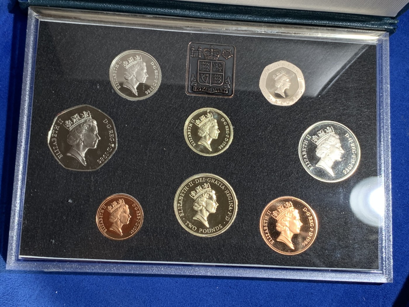 《竞宝斋》第238场-周日，周一，周二，周三 疯狂4连拍 (全场包邮) 英国1986年精制套币带一枚章 整体保存非常好