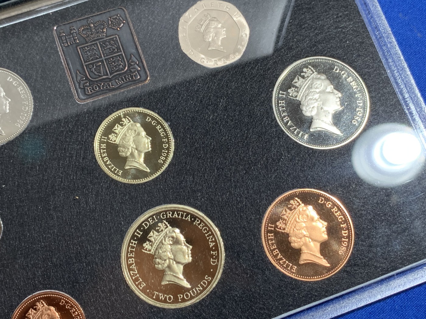 《竞宝斋》第238场-周日，周一，周二，周三 疯狂4连拍 (全场包邮) 英国1986年精制套币带一枚章 整体保存非常好