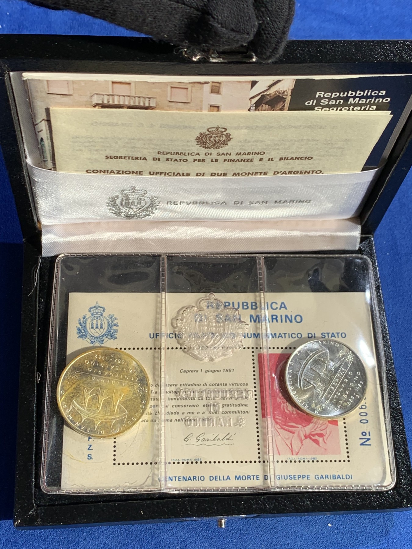 《竞宝斋》第238场-周日，周一，周二，周三 疯狂4连拍 (全场包邮) 圣马力诺 1982 500+1000里拉 银币套装