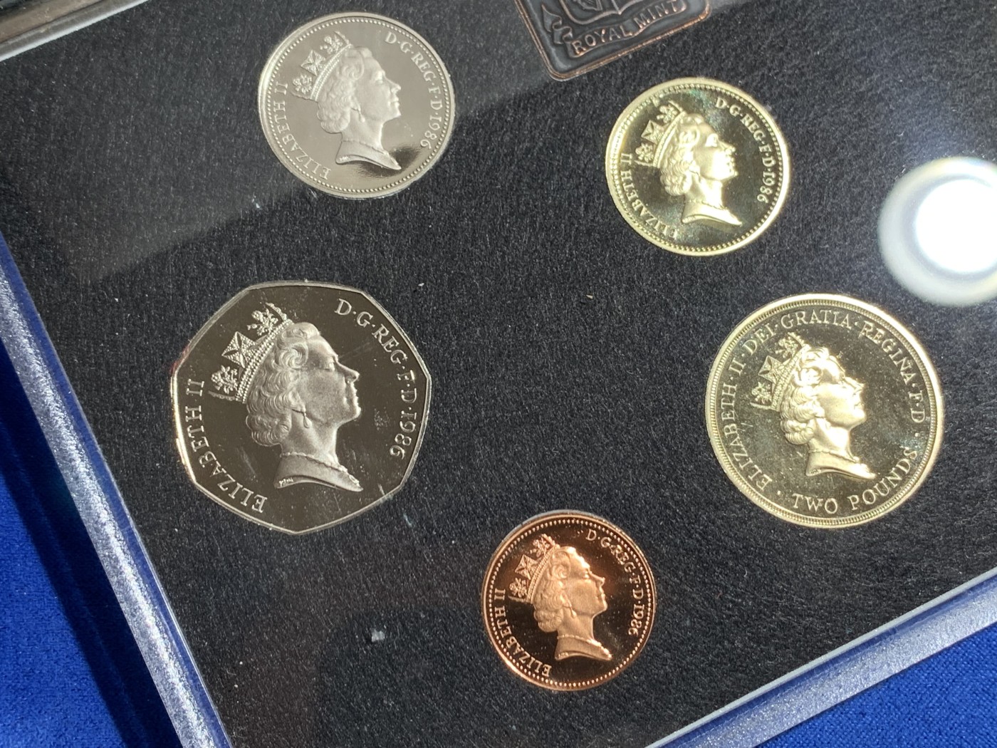 《竞宝斋》第238场-周日，周一，周二，周三 疯狂4连拍 (全场包邮) 英国1986年精制套币带一枚章 整体保存非常好