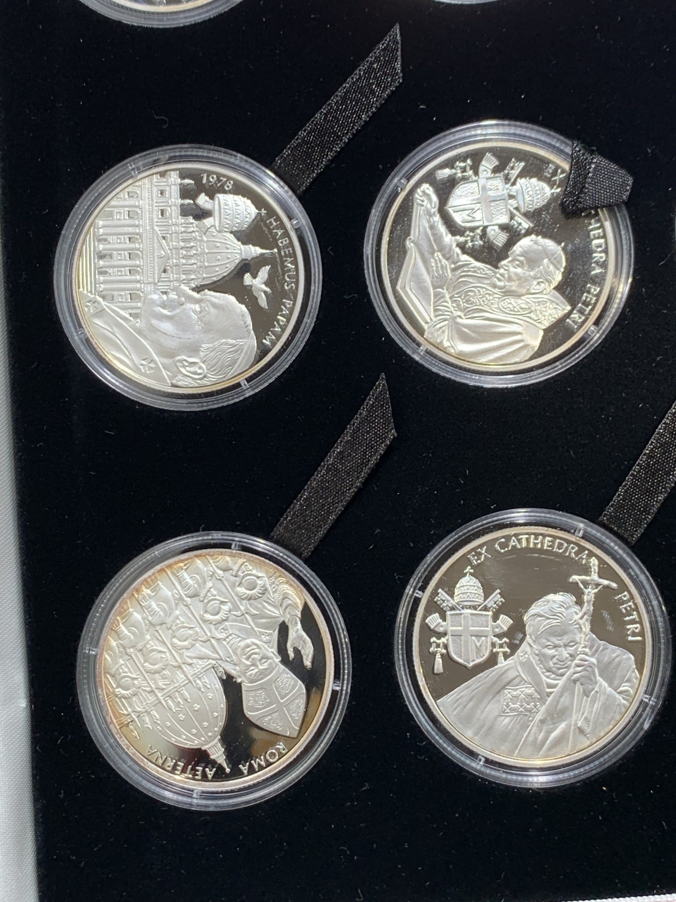 《竞宝斋》第238场-周日，周一，周二，周三 疯狂4连拍 (全场包邮) 马耳他2005年教皇系列大银币九枚  单重31.1克 999银 总重279.9克白银