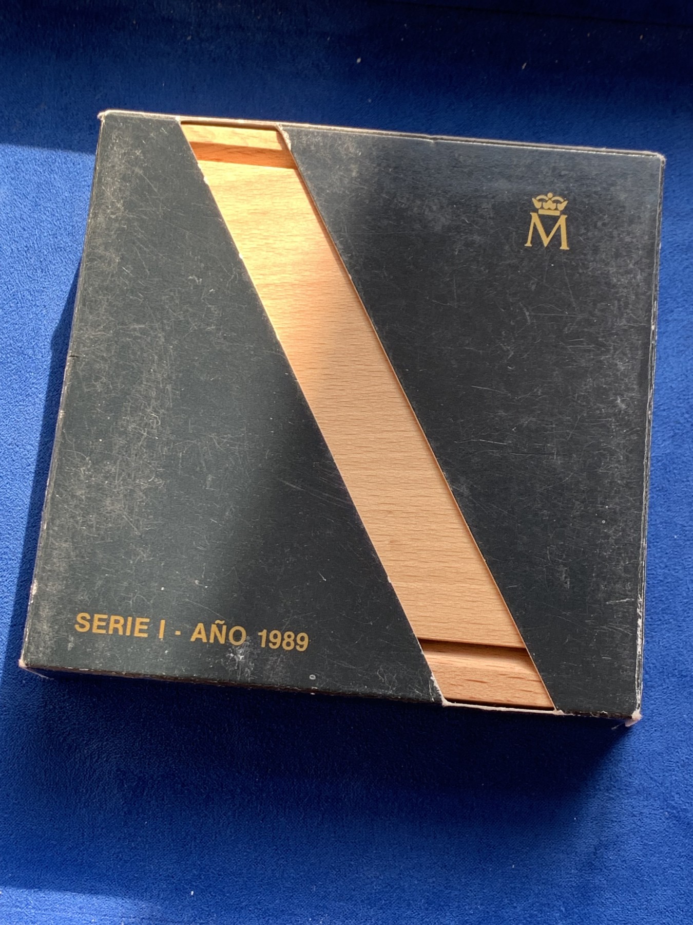 《竞宝斋》第238场-周日，周一，周二，周三 疯狂4连拍 (全场包邮) 木盒证书 西班牙1989年 波旁皇室全家福 10000比塞塔 168.75克 大银币