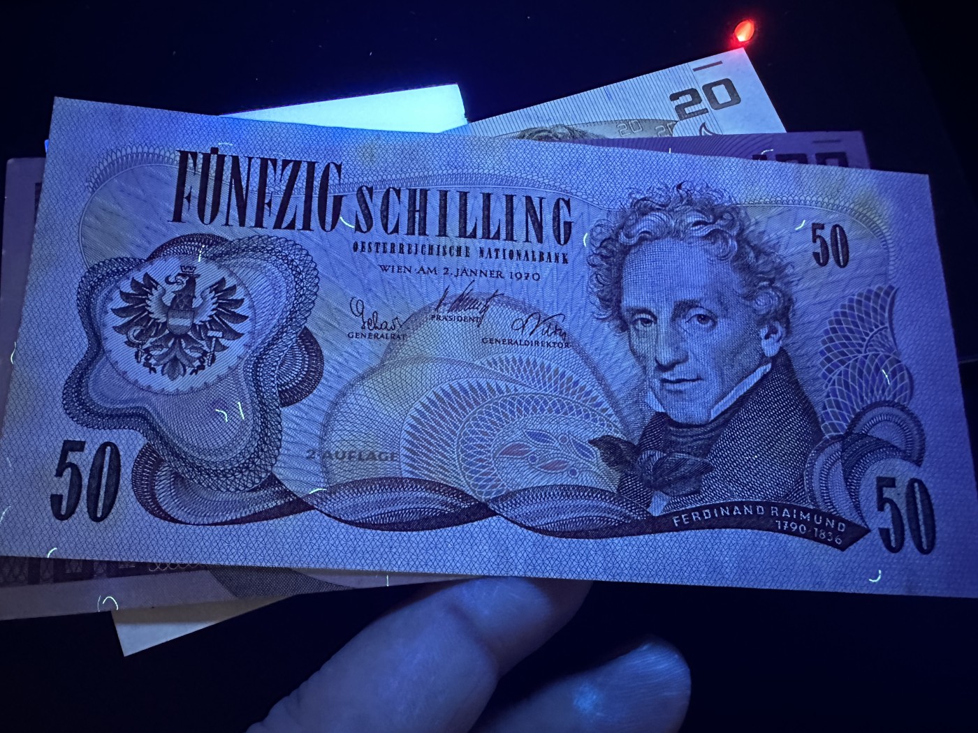 《外钞收藏家》第三百三十五期（连拍第二场） 奥地利20、50、100先令 20全新其他两个有折